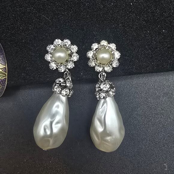 Faux Pearl Rhinestone Clip On Earrings Dangle Drop Vintage Jewelry - Picture 6 of 6